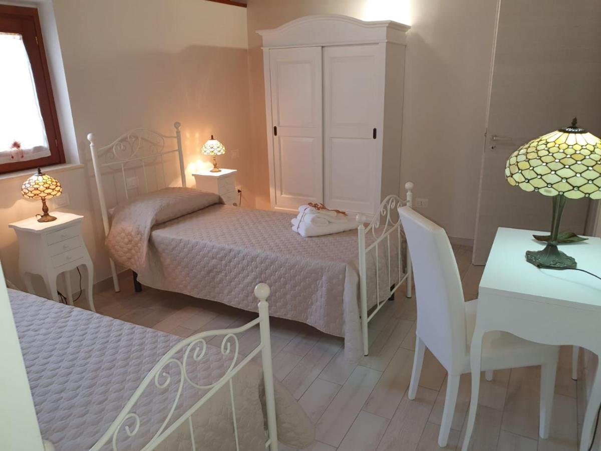 Colle Del Mirto Villa Castelnuovo Cilento ภายนอก รูปภาพ